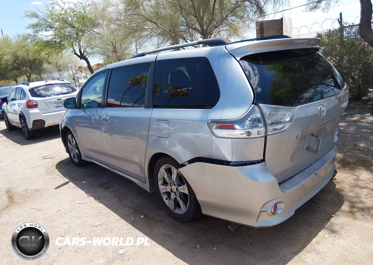 2011 Toyota Sienna Se VIN:5TDXK3DCXBS049284 - 3