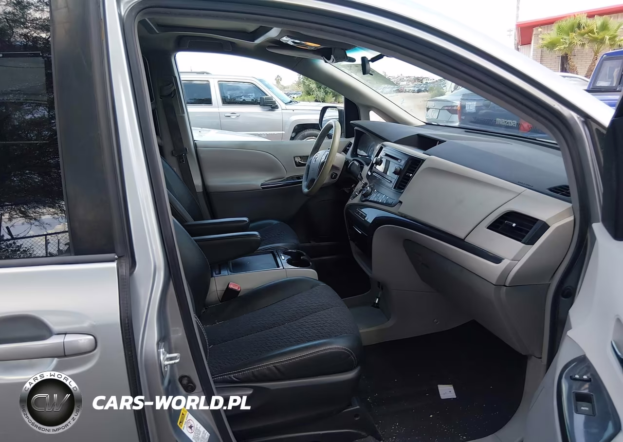 2011 Toyota Sienna Se VIN:5TDXK3DCXBS049284 - 5