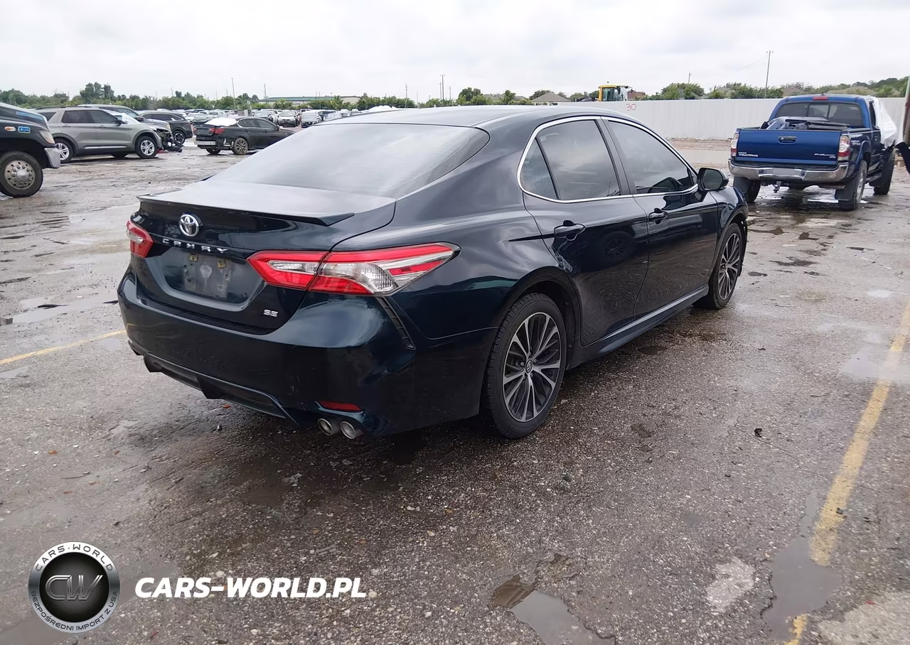 2018 Toyota Camry Se VIN:4T1B11HK6JU677349 - 4