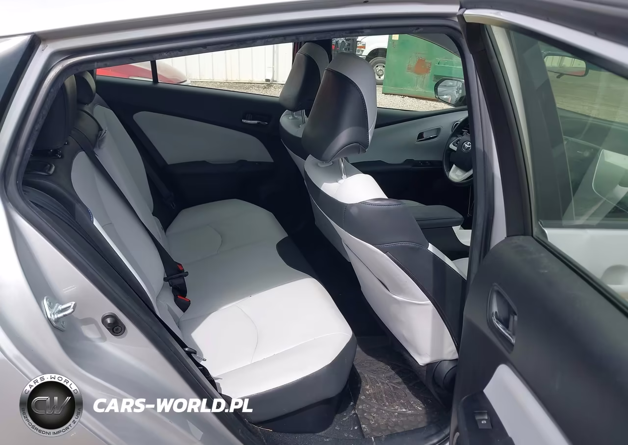 2016 Toyota Prius Three Touring VIN:JTDKARFU4G3504418 - 8
