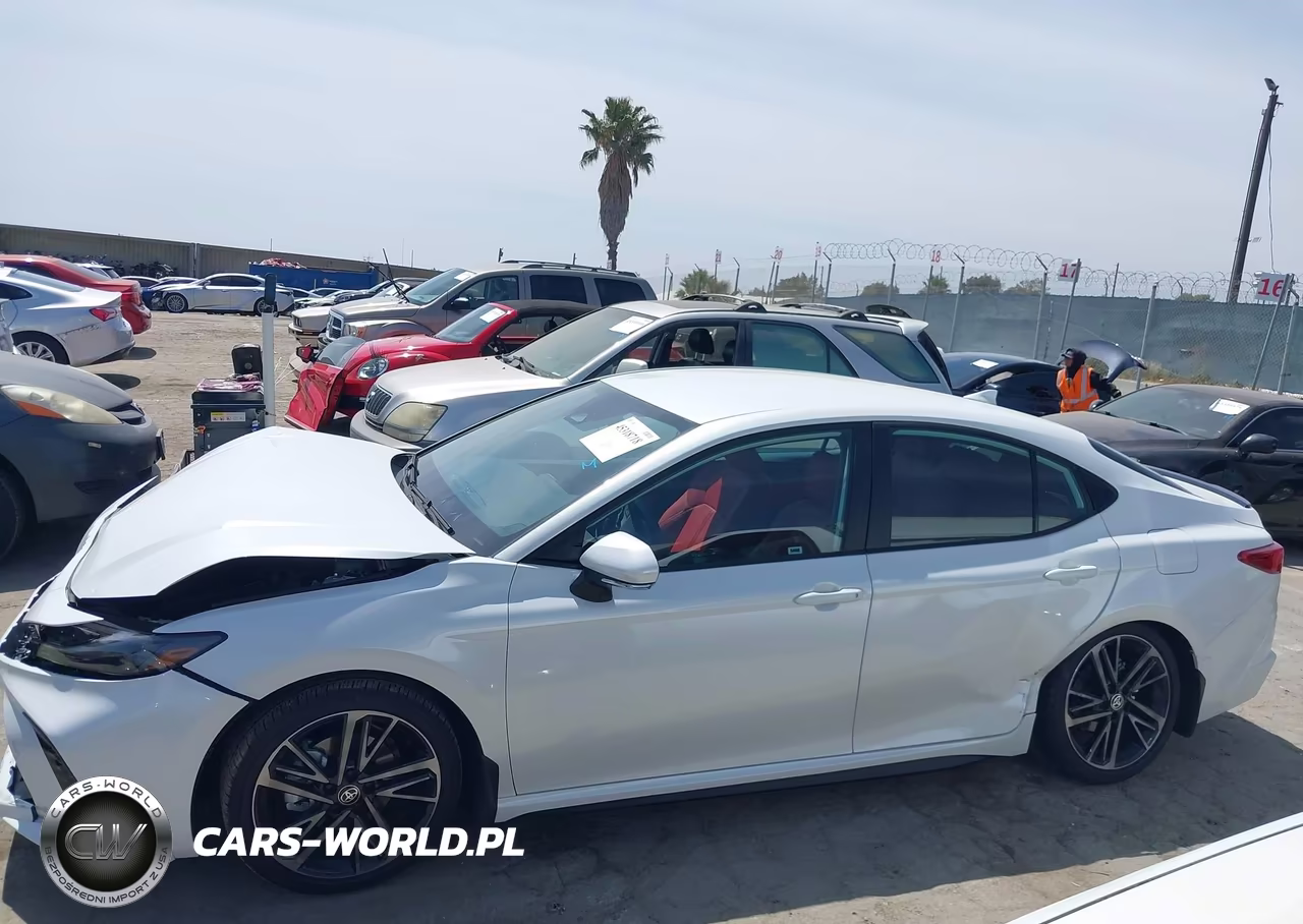 2026 Toyota Camry Xse VIN:4T1DAACKXTU287499 - 14