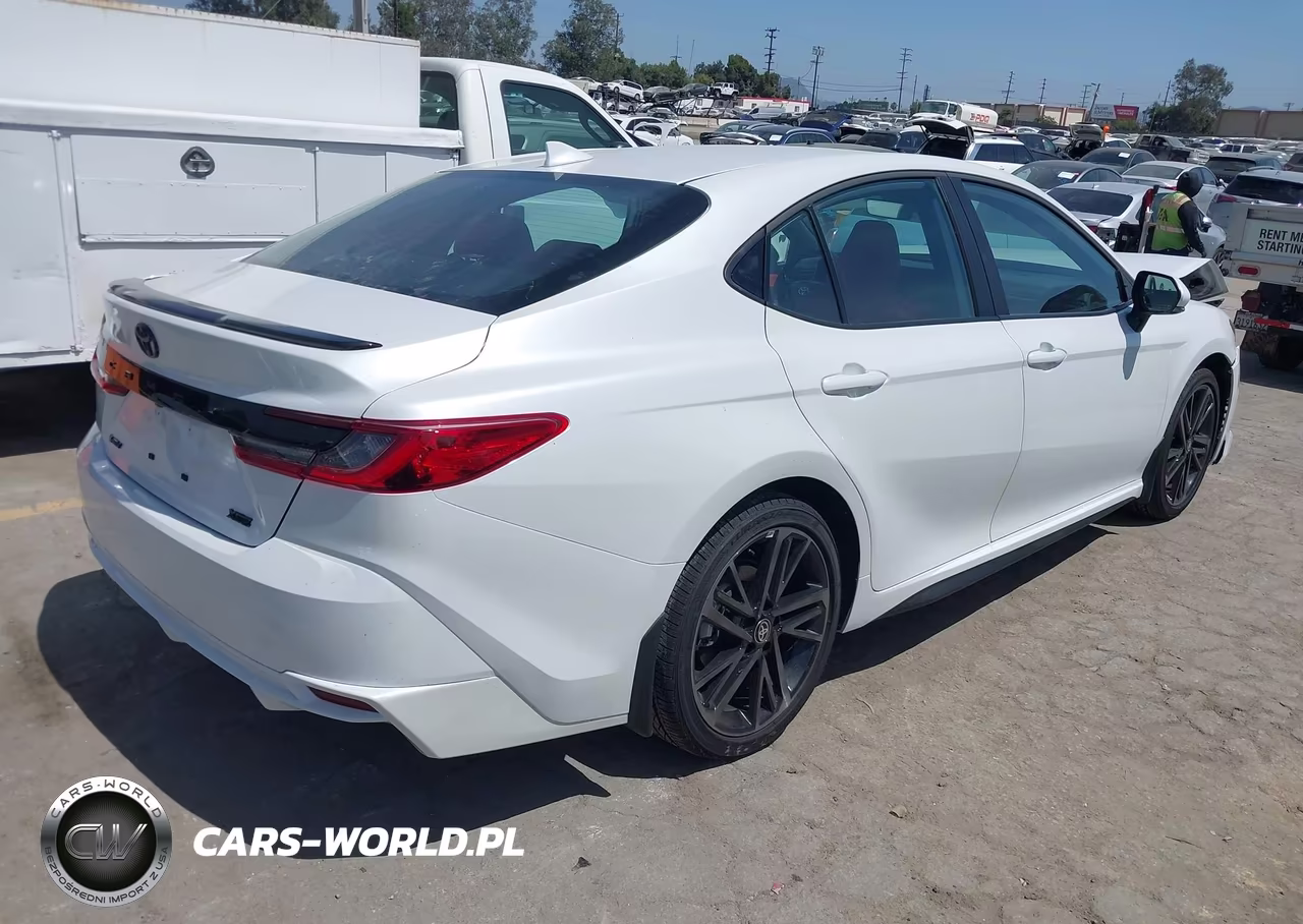 2026 Toyota Camry Xse VIN:4T1DAACKXTU287499 - 4