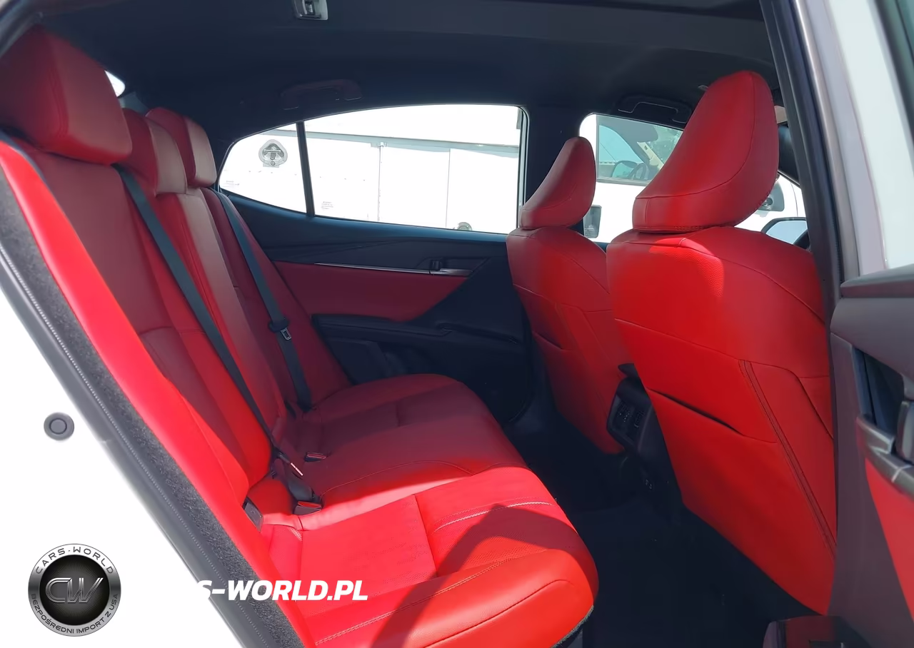 2026 Toyota Camry Xse VIN:4T1DAACKXTU287499 - 8
