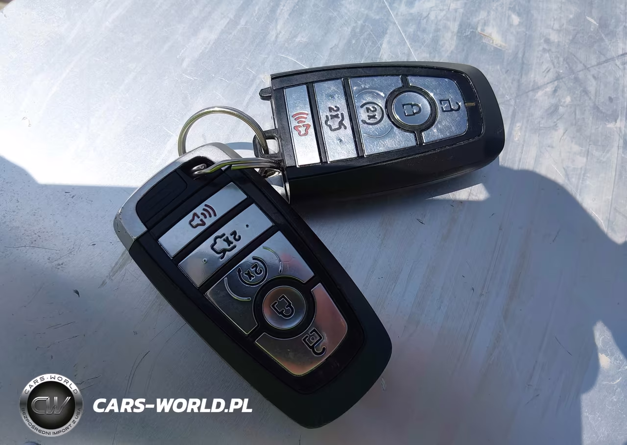 2017 Ford Edge Titanium VIN:2FMPK3K94HBB76447 - 11