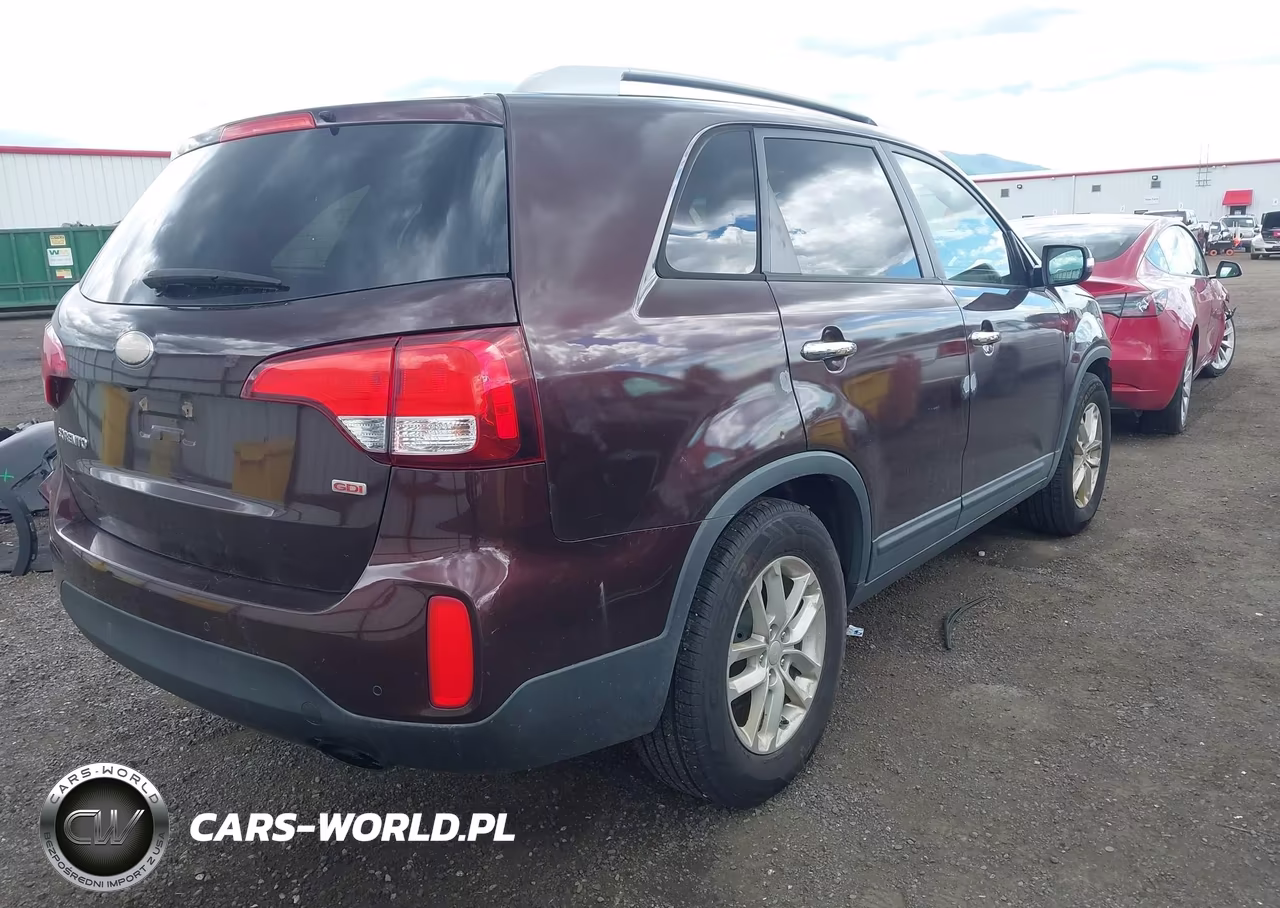 2014 Kia Sorento Lx VIN:5XYKTCA63EG465734 - 4