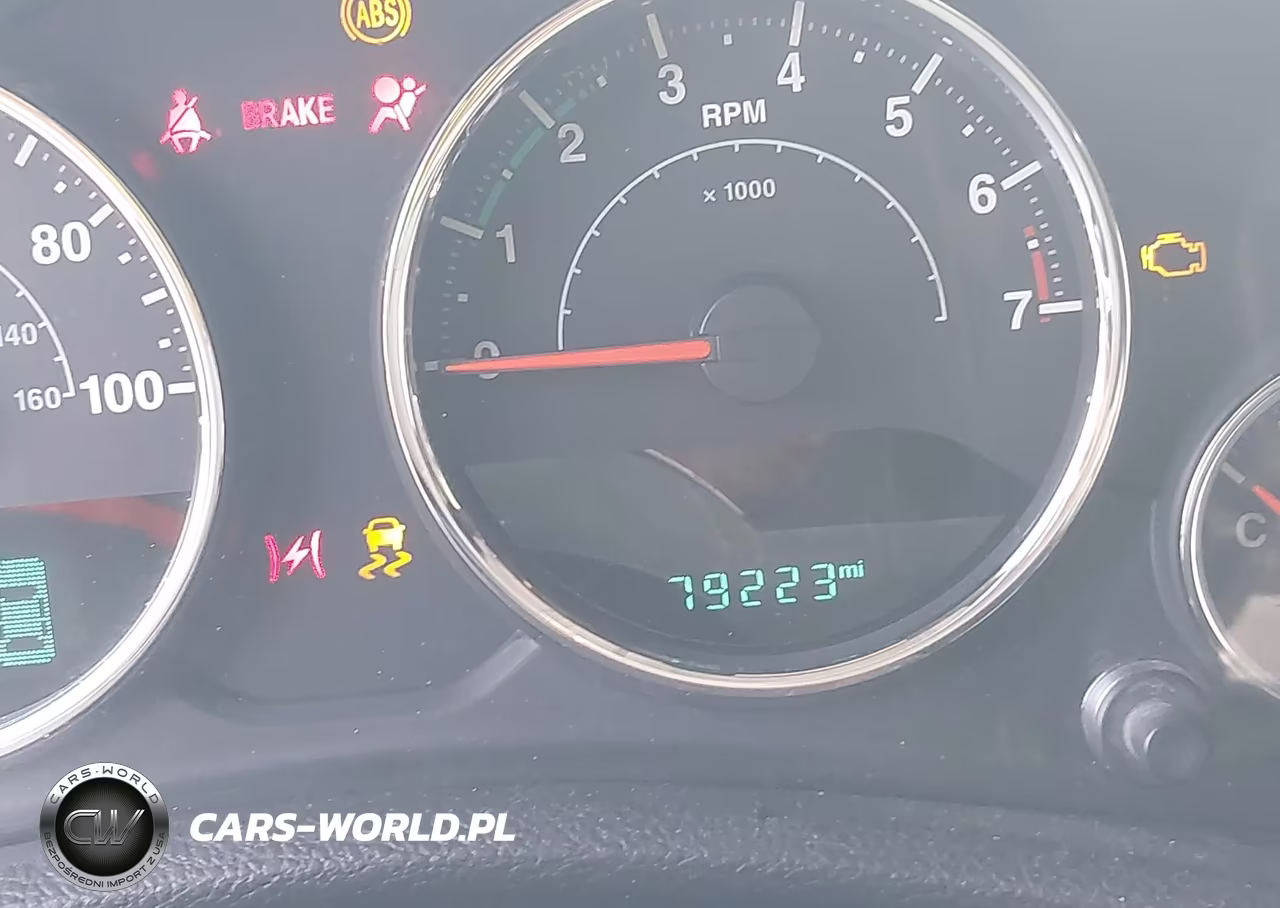 2015 Jeep Wrangler Unlimited Altitude VIN:1C4BJWEG5FL700103 - 15