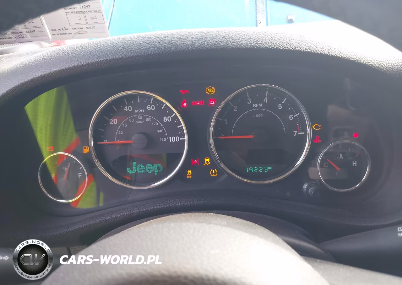 2015 Jeep Wrangler Unlimited Altitude VIN:1C4BJWEG5FL700103 - 7