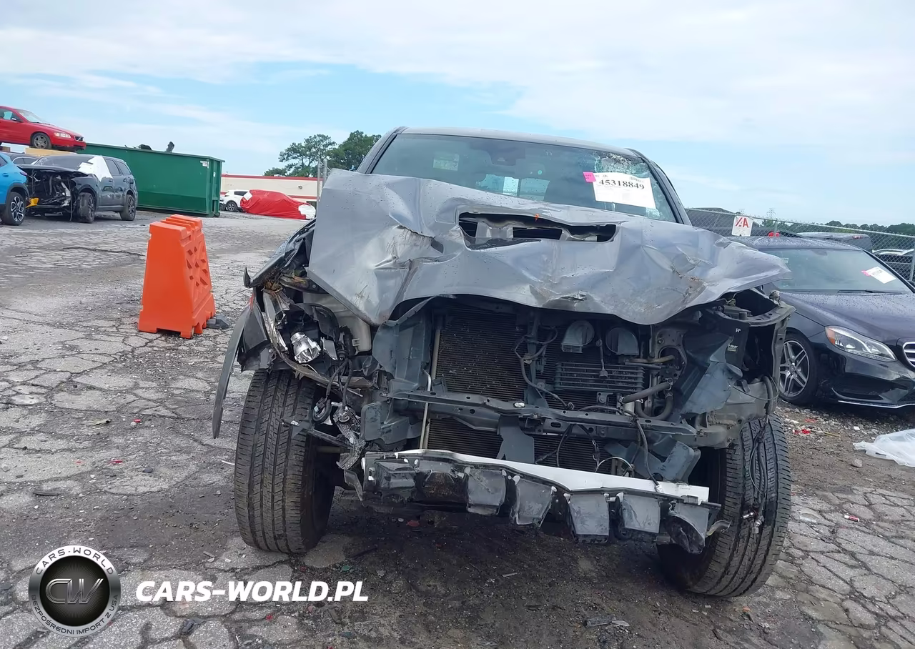 2018 Toyota Tacoma Trd Sport VIN:3TMBZ5DN9JM015144 - 12