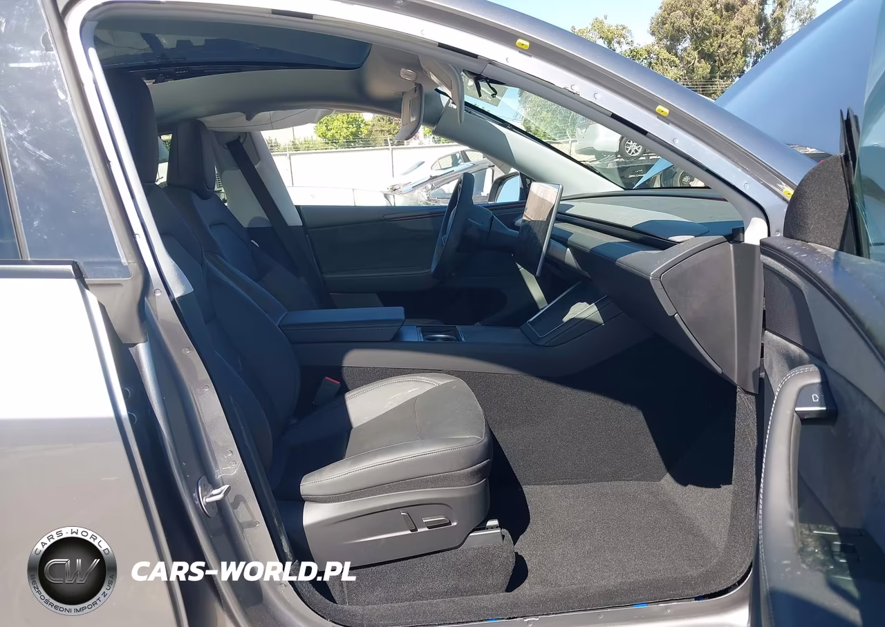2026 Tesla Model Y All-Wheel Drive-Long Range Launch Series-Premium All-Wheel Drive VIN:7SAYGDEE3TF544558 - 5