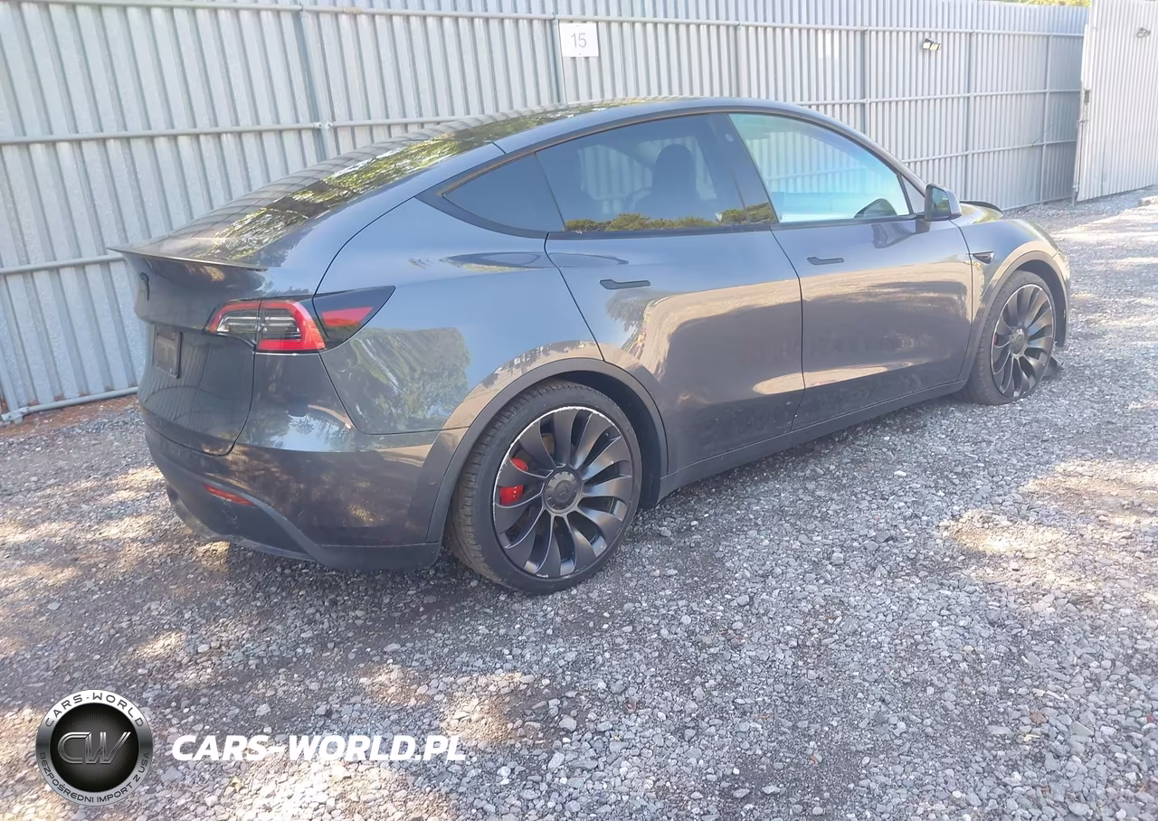 2021 Tesla Model Y Performance Dual Motor All-Wheel Drive VIN:5YJYGDEF5MF121536 - 4