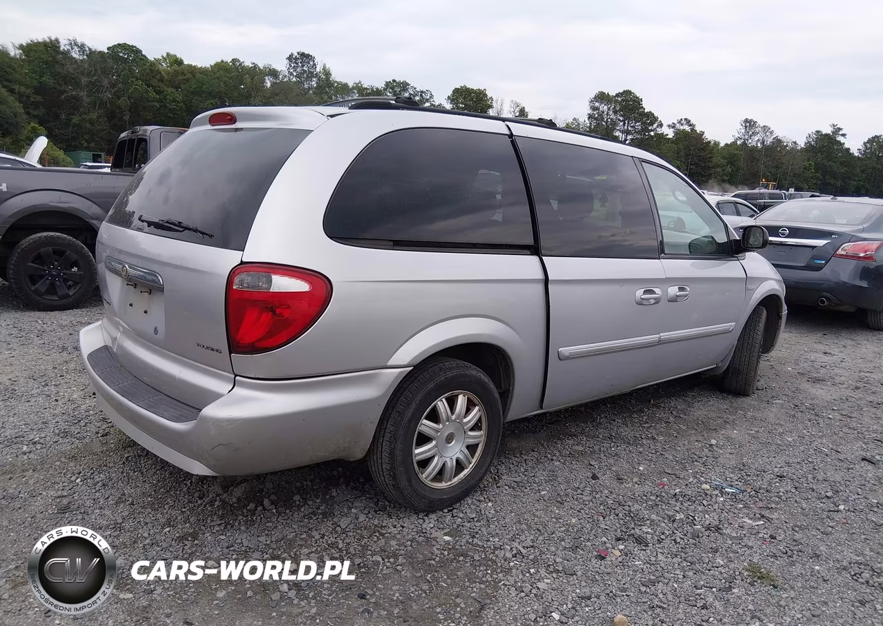 2007 Chrysler Town & Country Touring VIN:2A4GP54L17R230765 - 4