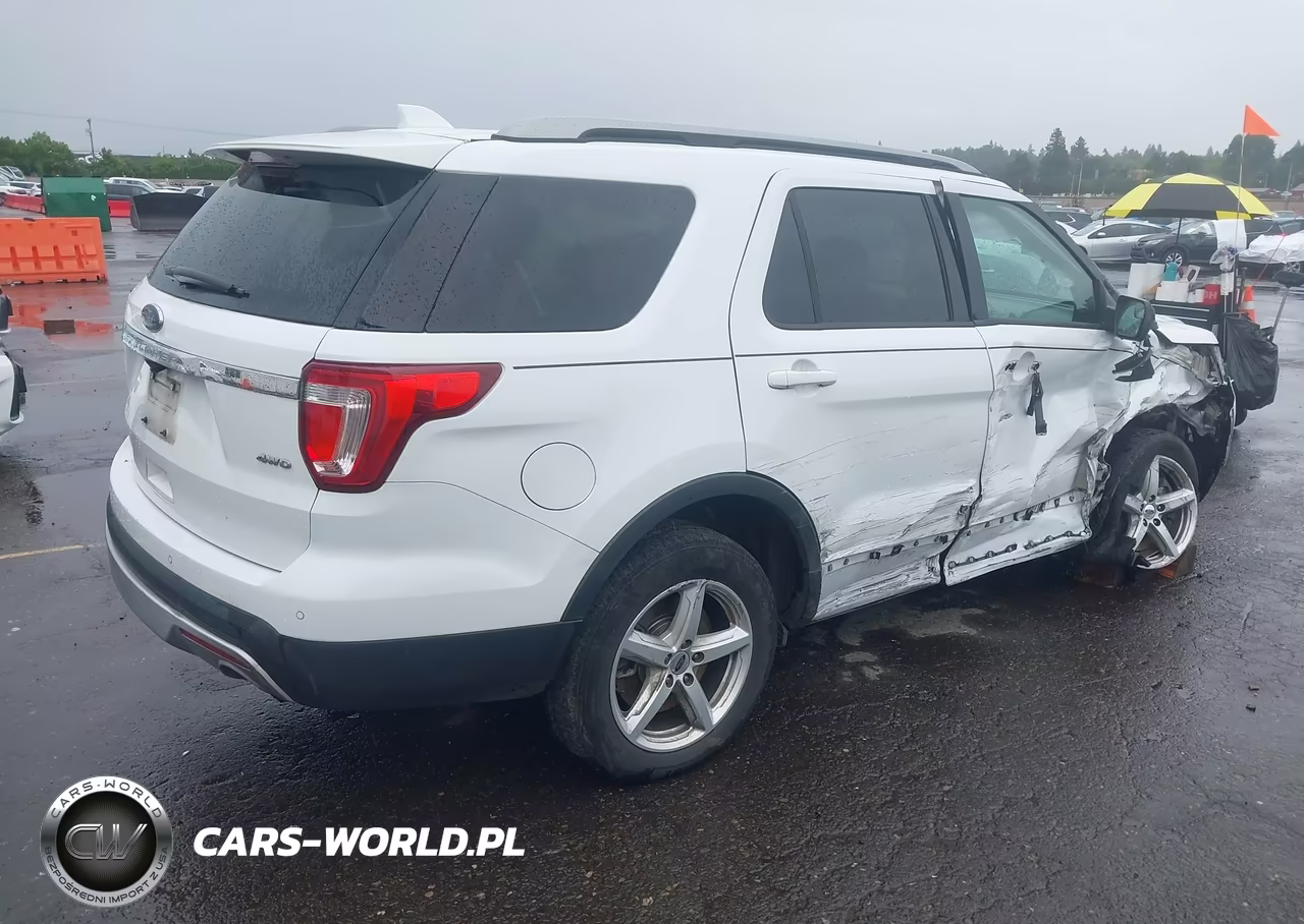 2017 Ford Explorer Xlt VIN:1FM5K8D87HGC22354 - 4