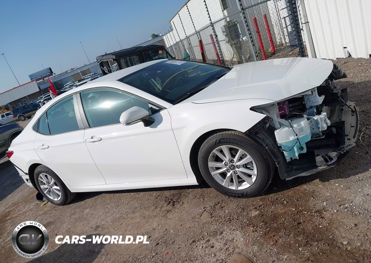 2025 Toyota Camry Le VIN:4T1DAACK7SU158389 - 13