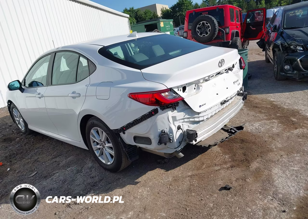 2025 Toyota Camry Le VIN:4T1DAACK7SU158389 - 3