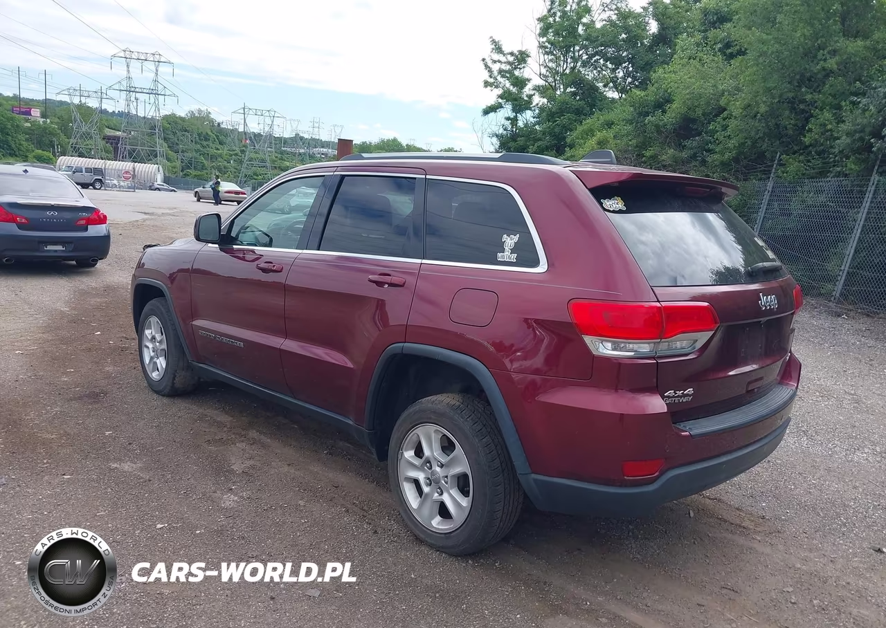 2017 Jeep Grand Cherokee Laredo 4X4 VIN:1C4RJFAG4HC706112 - 3