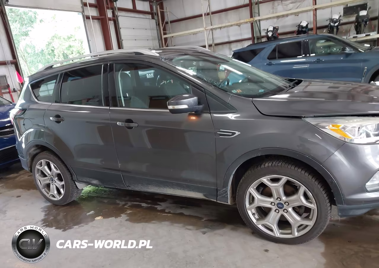 2017 Ford Escape Titanium VIN:1FMCU9J94HUA56753 - 13