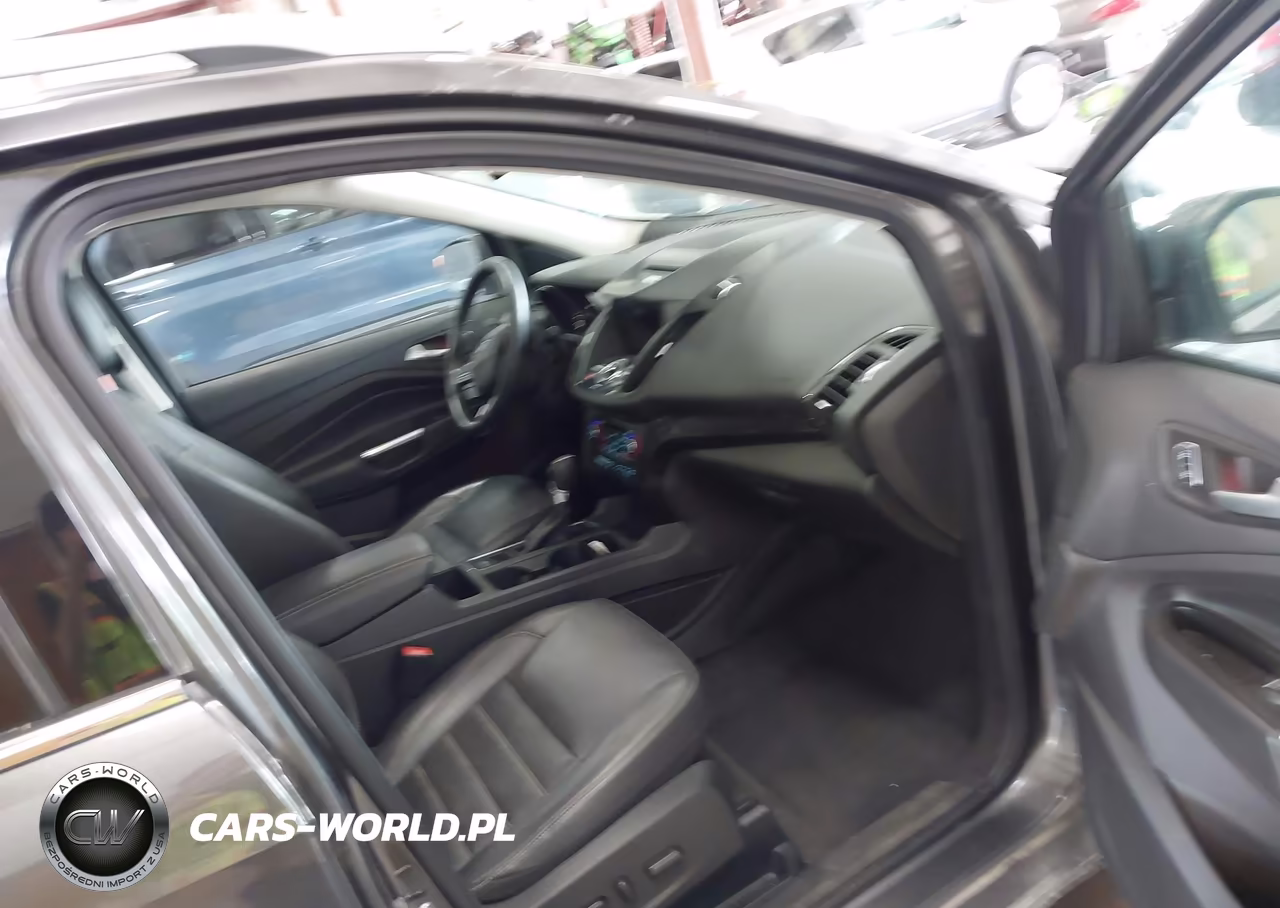 2017 Ford Escape Titanium VIN:1FMCU9J94HUA56753 - 5