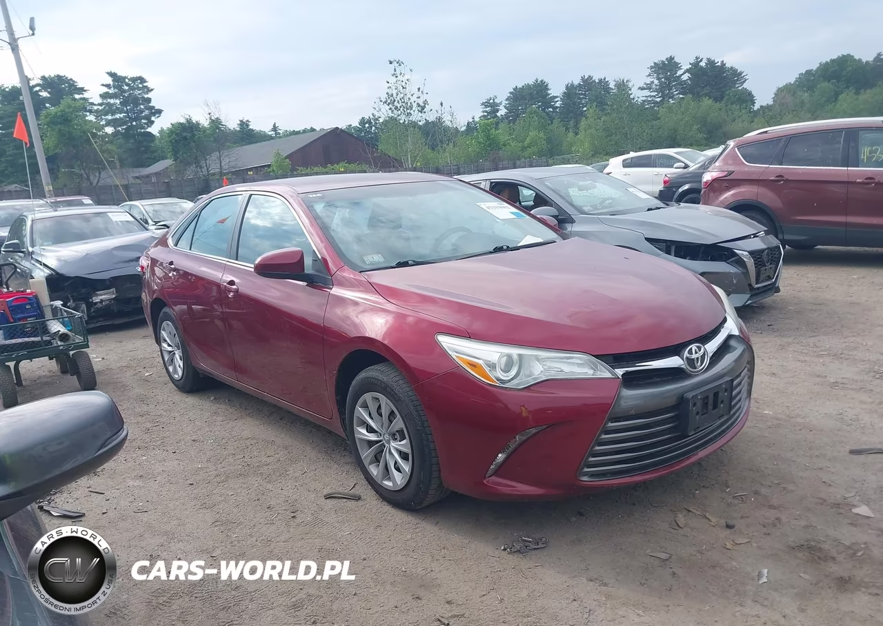 2016 Toyota Camry Le – zdjęcie 1 z 16