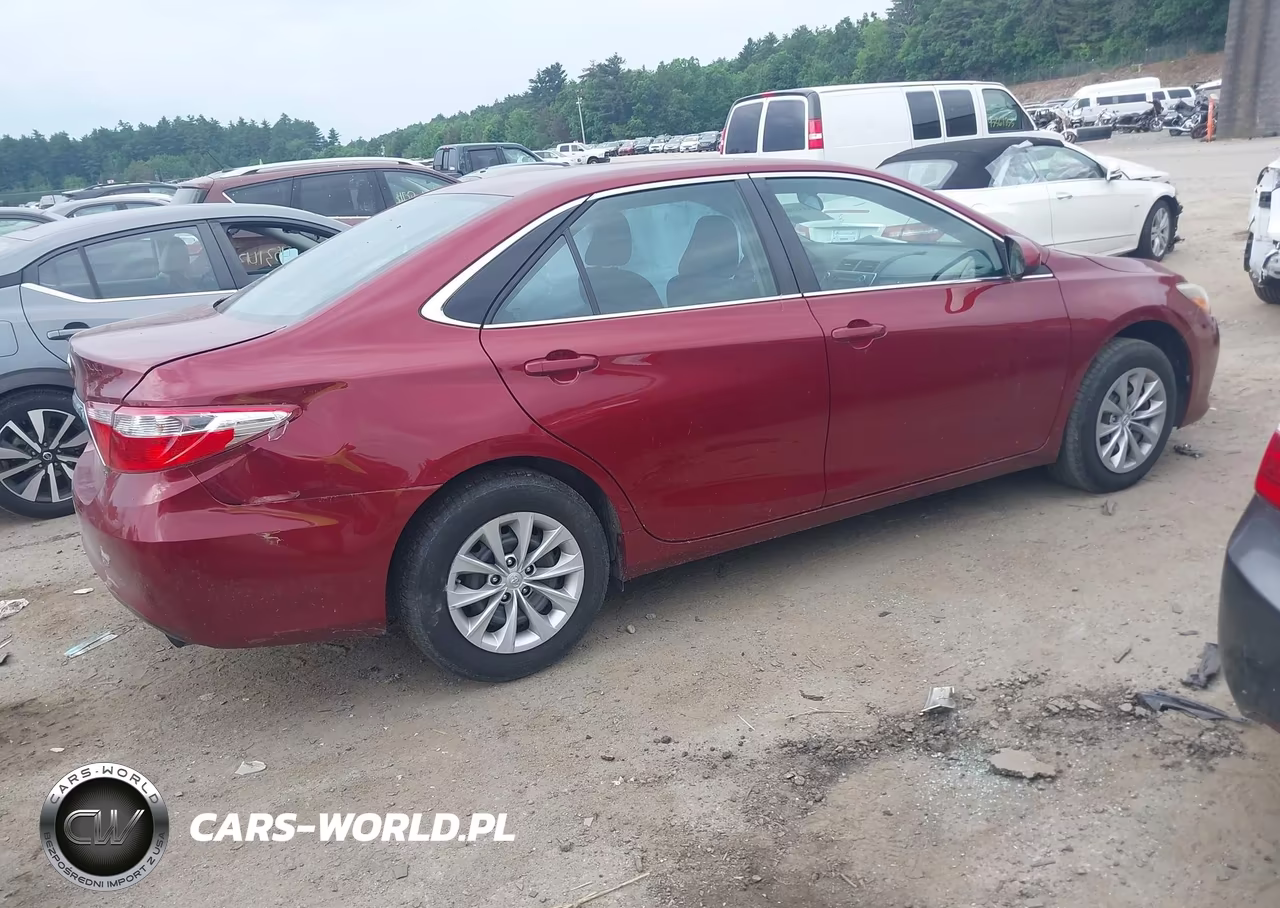 2016 Toyota Camry Le VIN:4T1BF1FK8GU587990 - 4