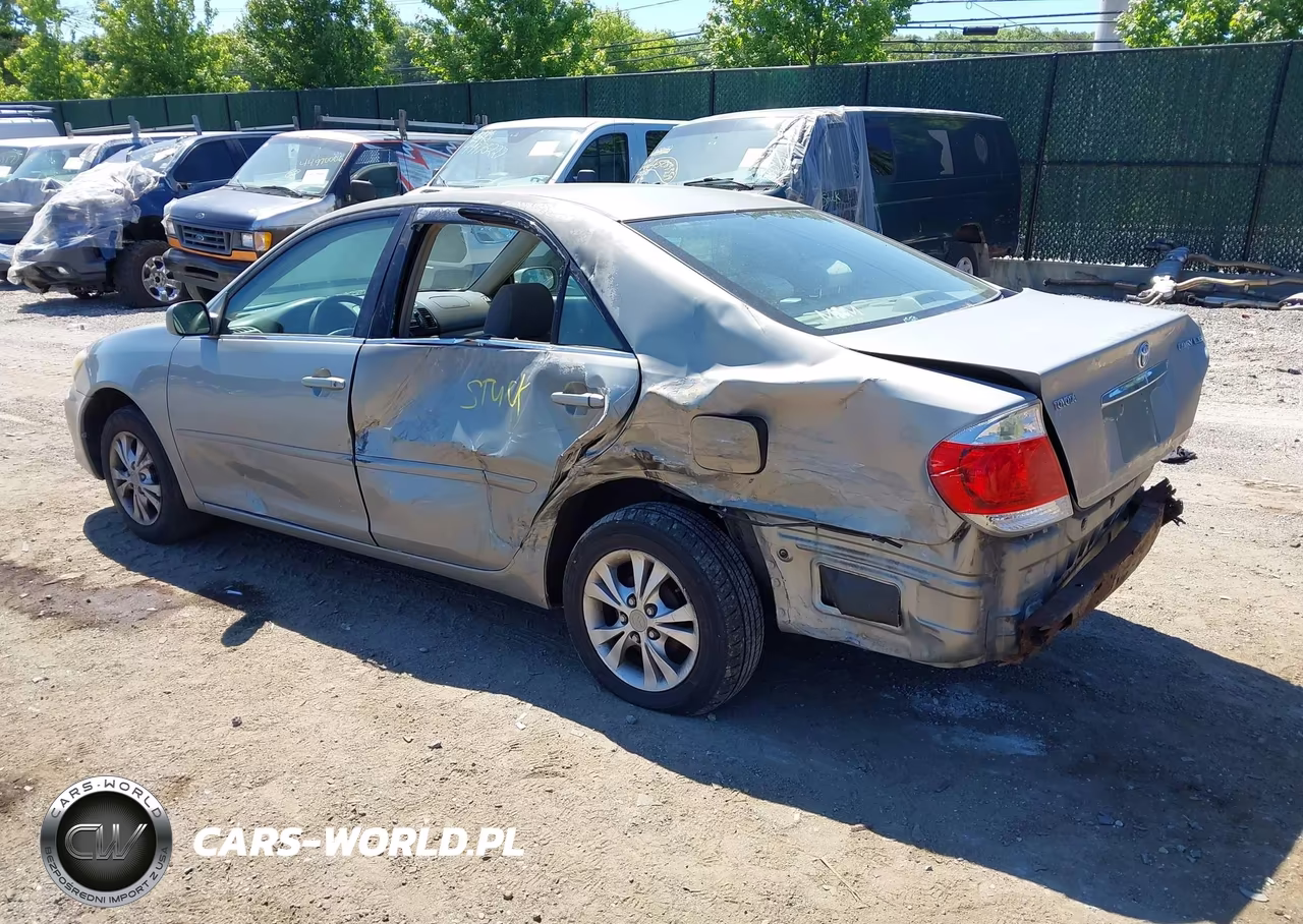 2005 Toyota Camry Le VIN:4T1BE32K65U578996 - 3