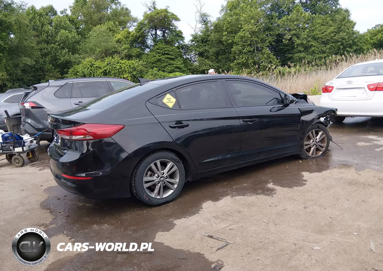 2018 Hyundai Elantra Value Edition VIN:5NPD84LF7JH323760 - 4