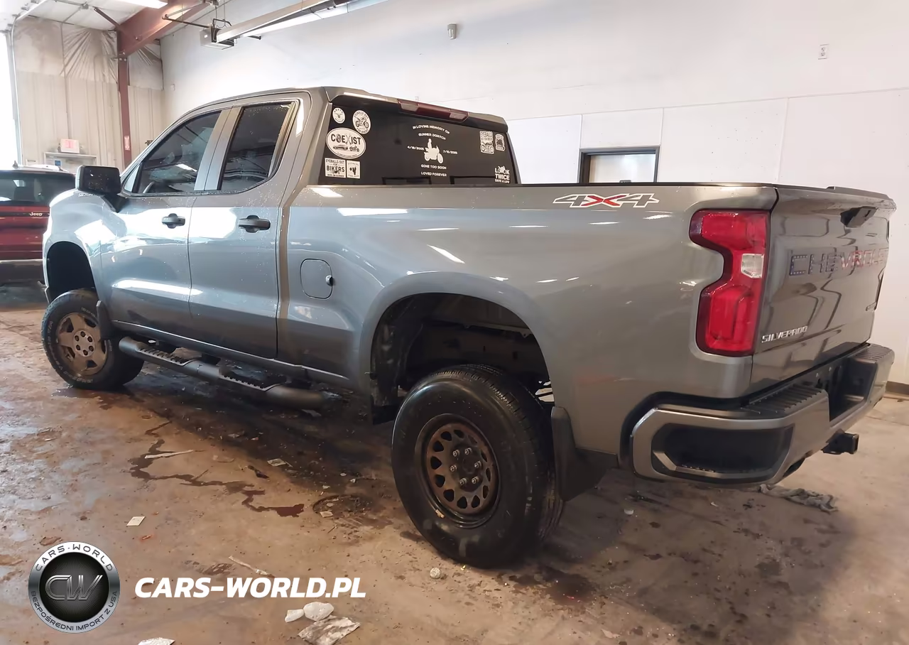 2019 Chevrolet Silverado 1500 Custom VIN:1GCRYBEF3KZ245494 - 3