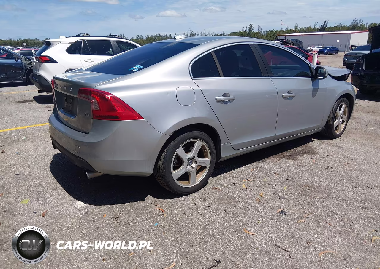 2013 Volvo S60 T5 VIN:YV1612FS6D1220815 - 4