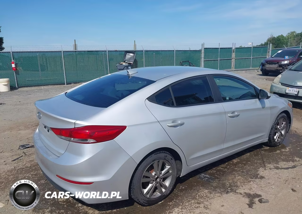 2018 Hyundai Elantra Sel VIN:5NPD84LF4JH287977 - 4