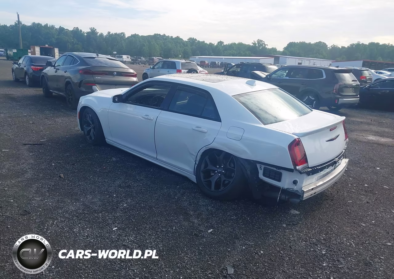 2023 Chrysler 300 300S VIN:2C3CCABT7PH657891 - 3