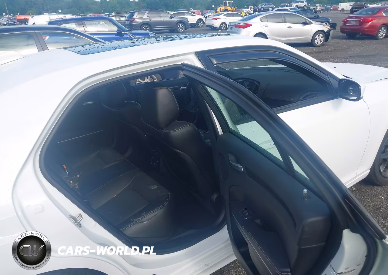 2023 Chrysler 300 300S VIN:2C3CCABT7PH657891 - 8