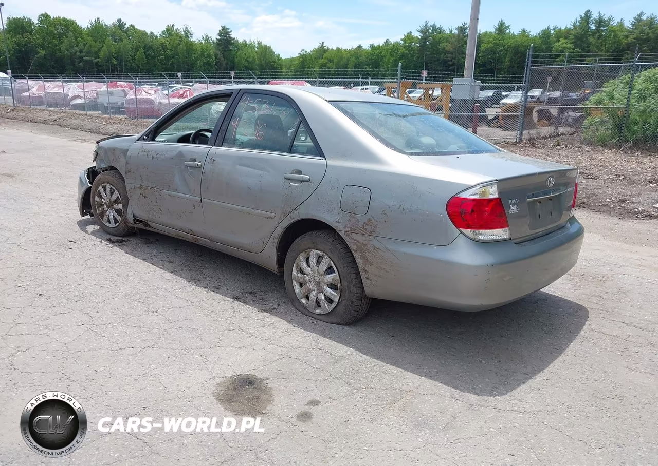 2005 Toyota Camry Le VIN:4T1BE32K95U542090 - 3