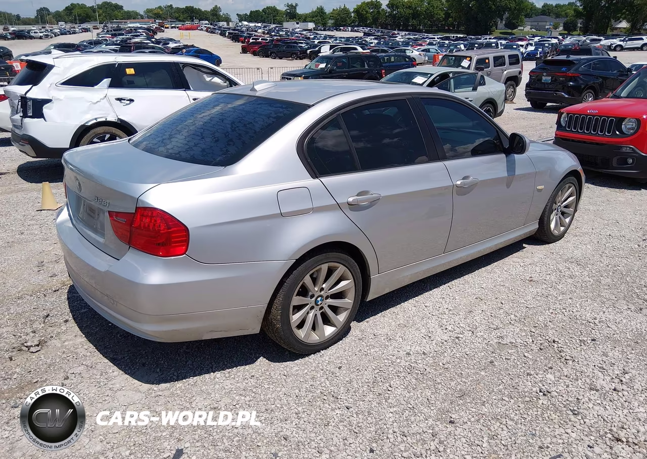 2011 BMW 328I VIN:WBAPH7G58BNN05238 - 4