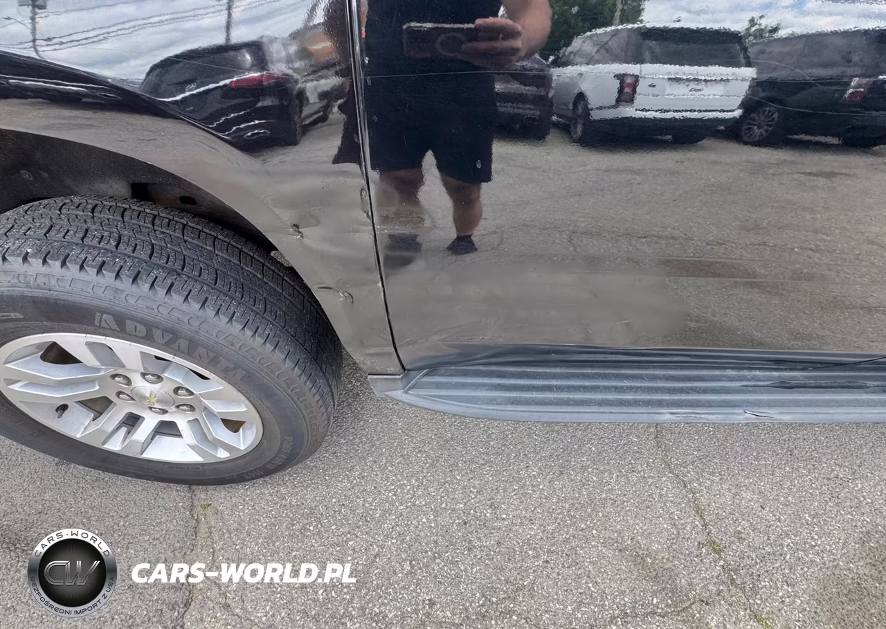 2018 Chevrolet Suburban K1500 Lt VIN:1GNSKHKC9JR267568 - 6