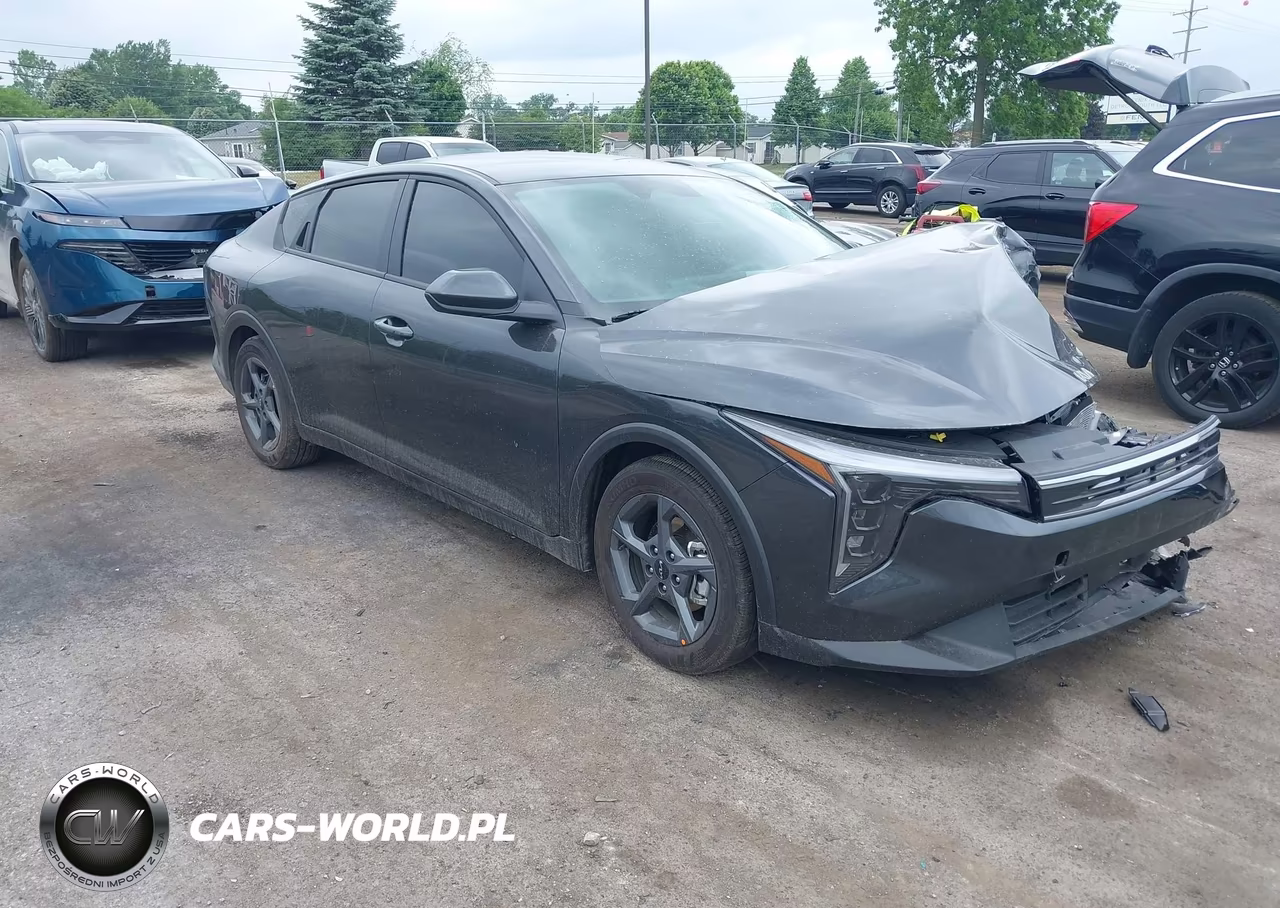 2026 Kia K4 Lxs – zdjęcie 1 z 16