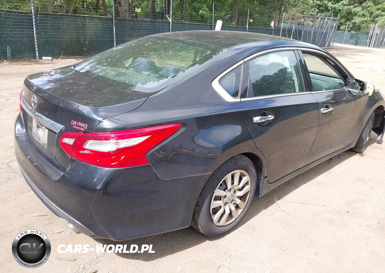 2017 Nissan Altima 2.5 S VIN:1N4AL3AP3HN360649 - 4