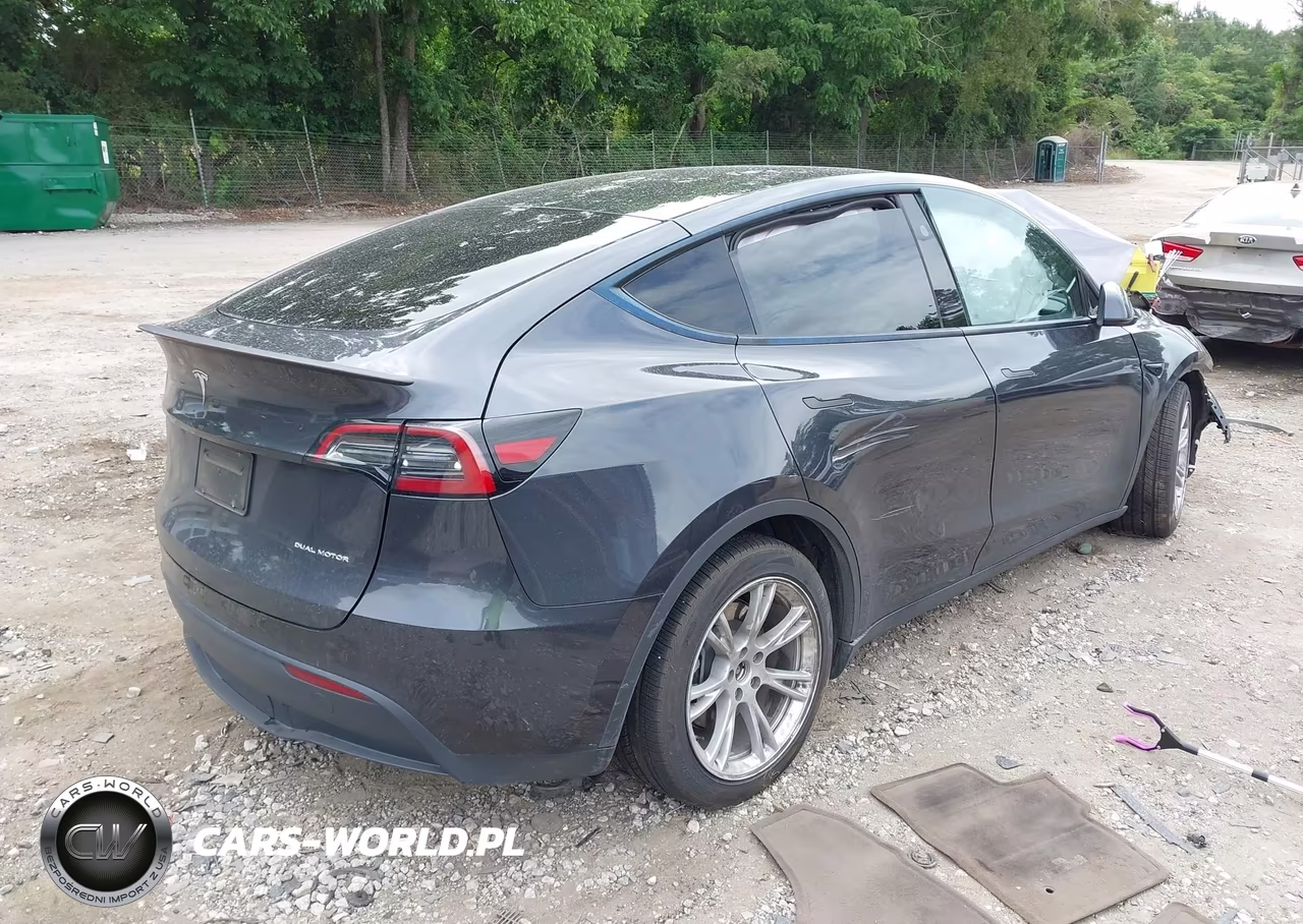 2024 Tesla Model Y Long Range Dual Motor All-Wheel Drive VIN:7SAYGDEE5RF995404 - 4