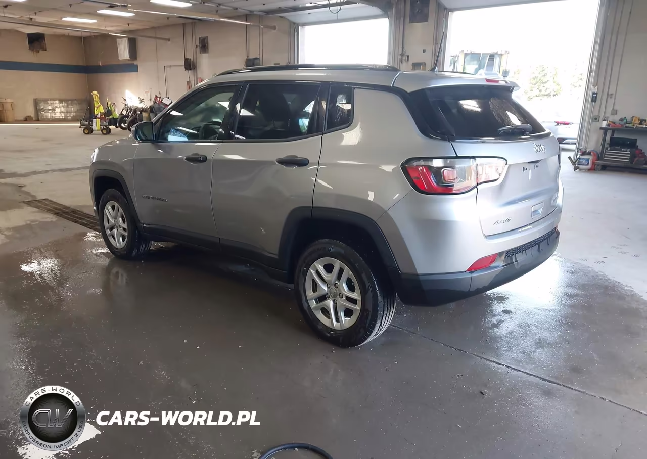 2018 Jeep Compass Sport 4X4 VIN:3C4NJDAB6JT342230 - 3