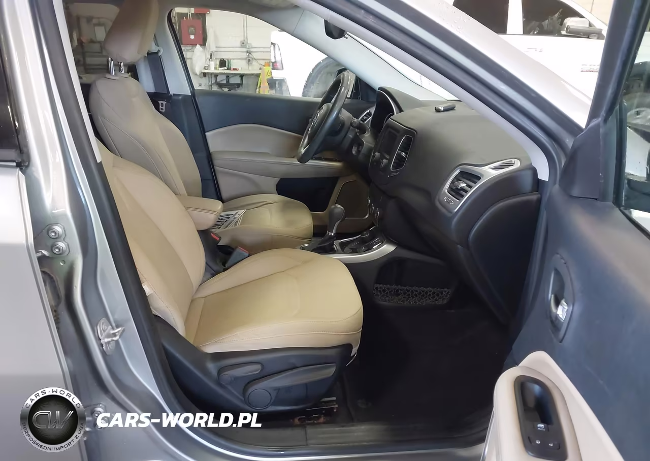 2018 Jeep Compass Sport 4X4 VIN:3C4NJDAB6JT342230 - 5
