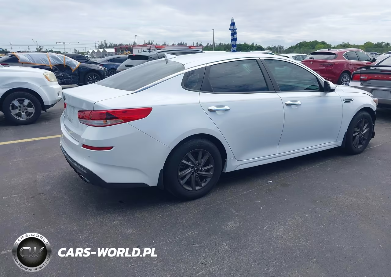 2020 Kia Optima Lx VIN:5XXGT4L33LG420728 - 4
