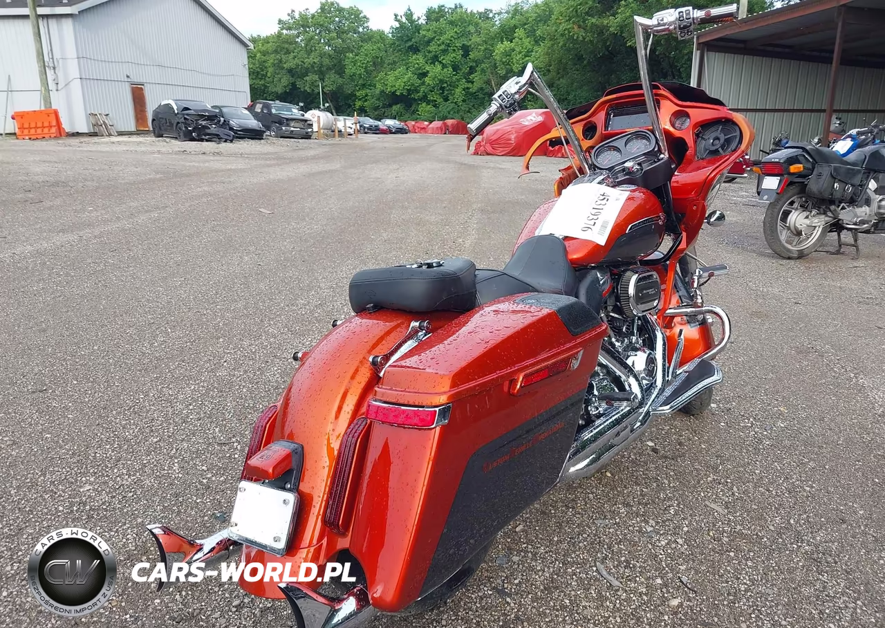 2018 Harley-Davidson Fltrxse Cvo Road Glide VIN:1HD1TCL12JB950740 - 4