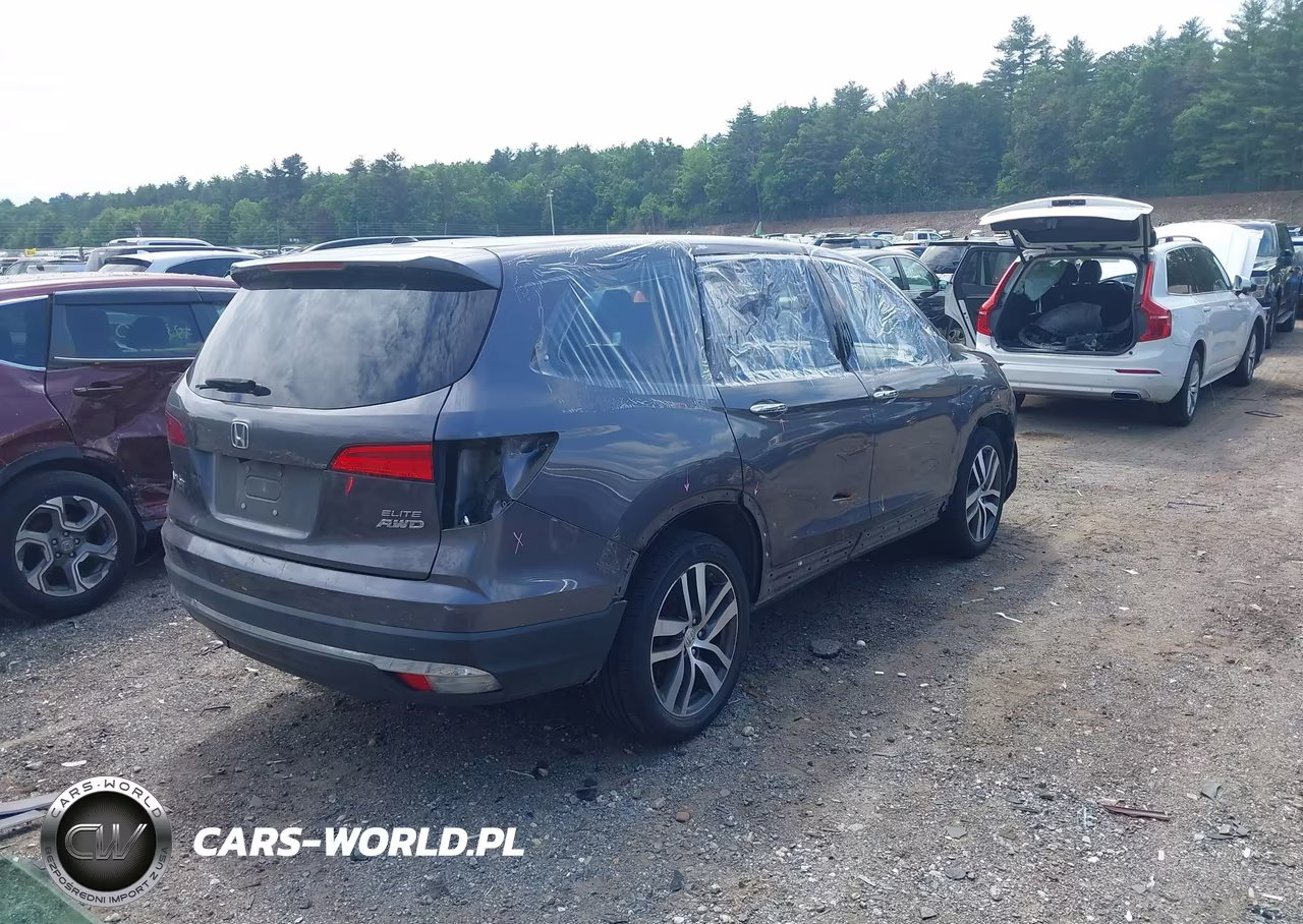 2017 Honda Pilot Elite VIN:5FNYF6H05HB082930 - 4