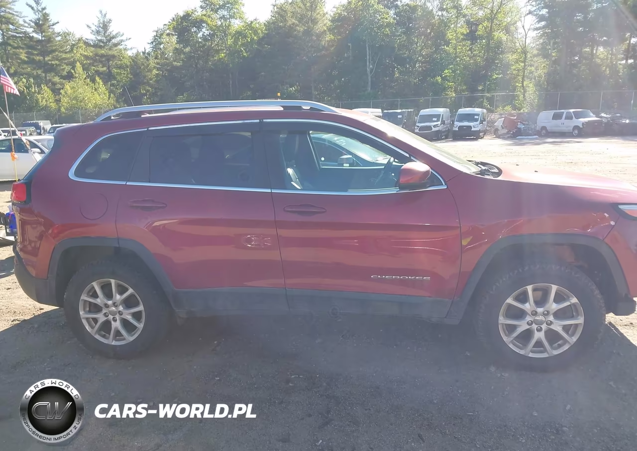 2017 Jeep Cherokee Latitude 4X4 VIN:1C4PJMCS1HW579847 - 14