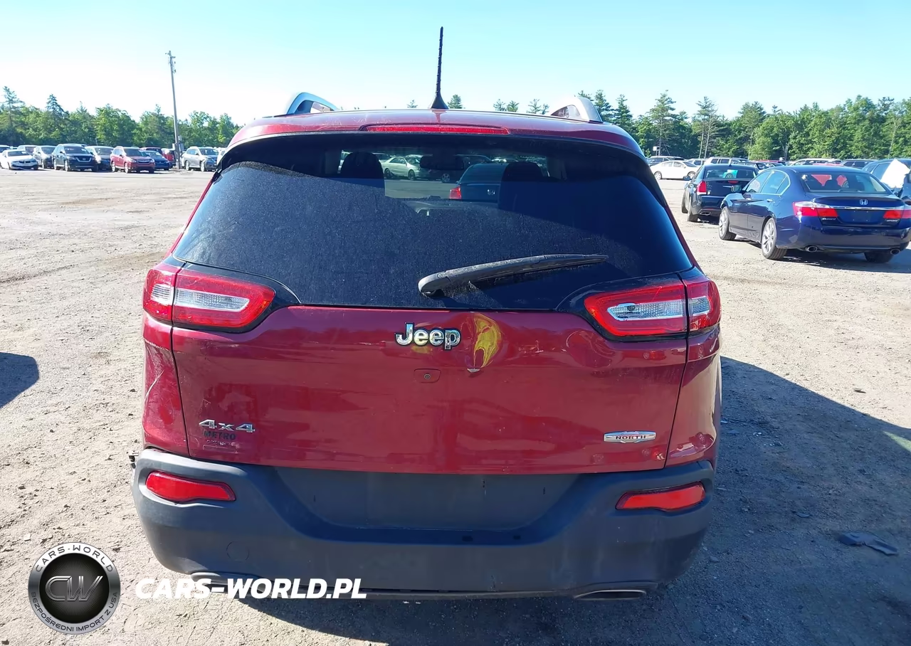 2017 Jeep Cherokee Latitude 4X4 VIN:1C4PJMCS1HW579847 - 17