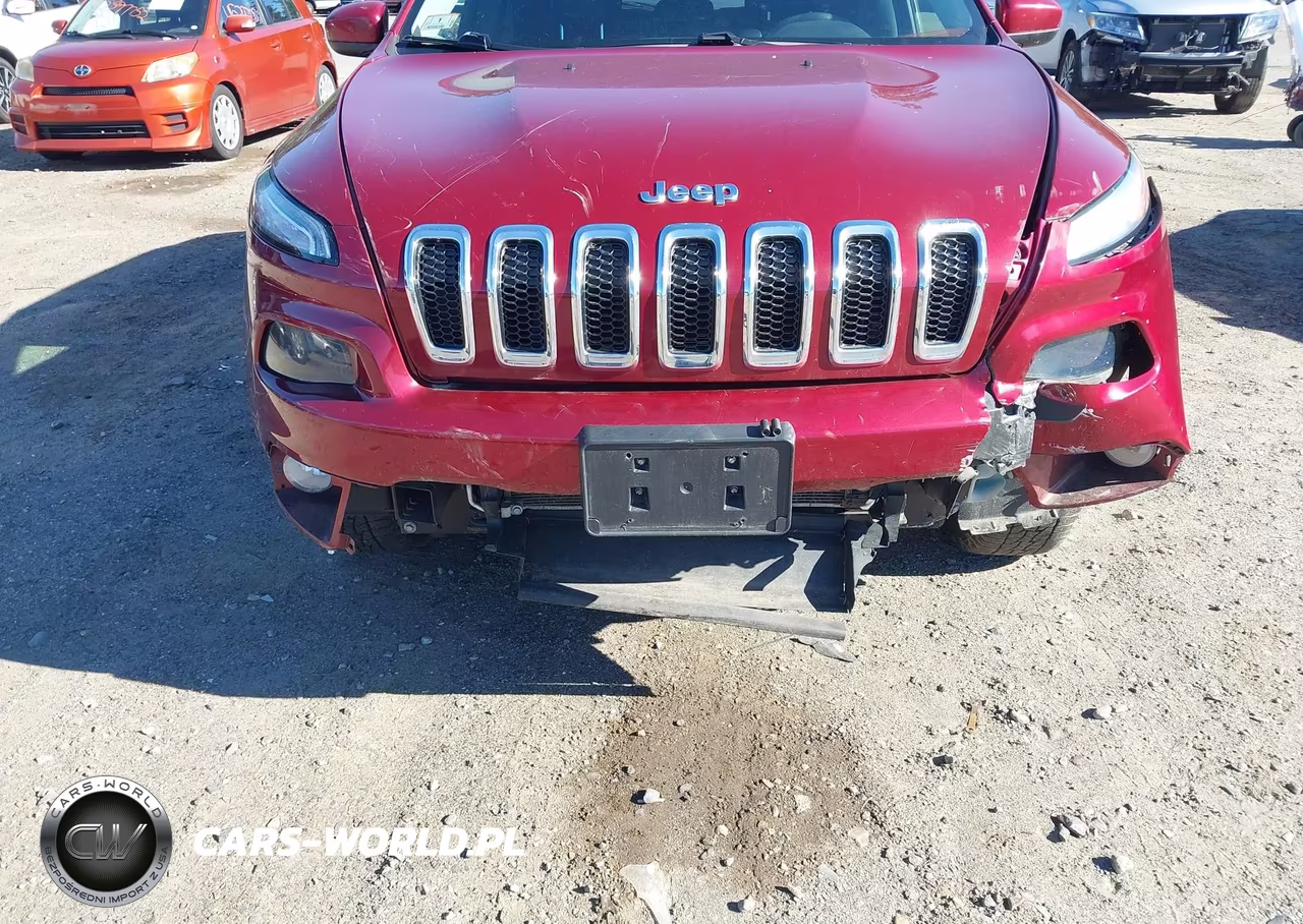 2017 Jeep Cherokee Latitude 4X4 VIN:1C4PJMCS1HW579847 - 6