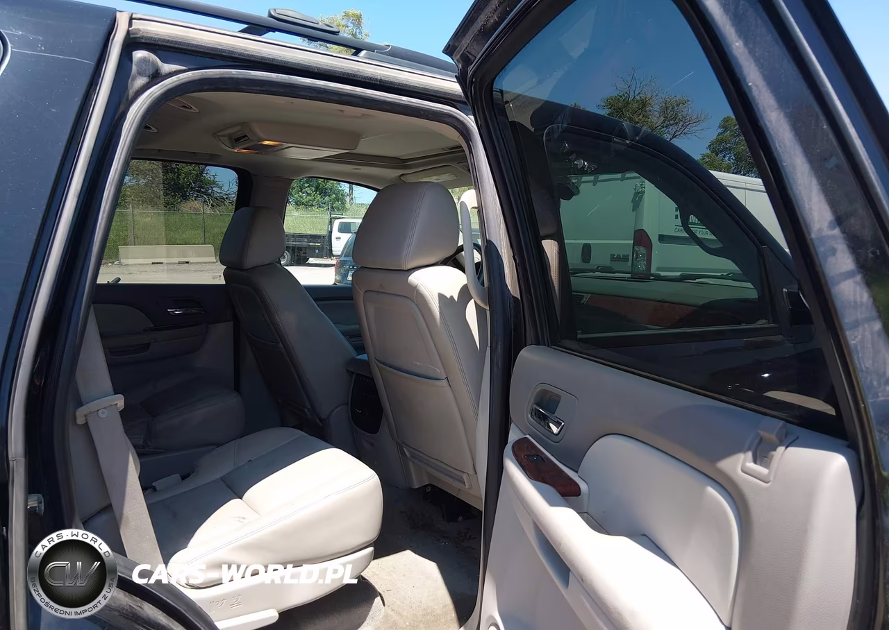 2009 Chevrolet Tahoe Ltz VIN:1GNFK330X9R280396 - 8