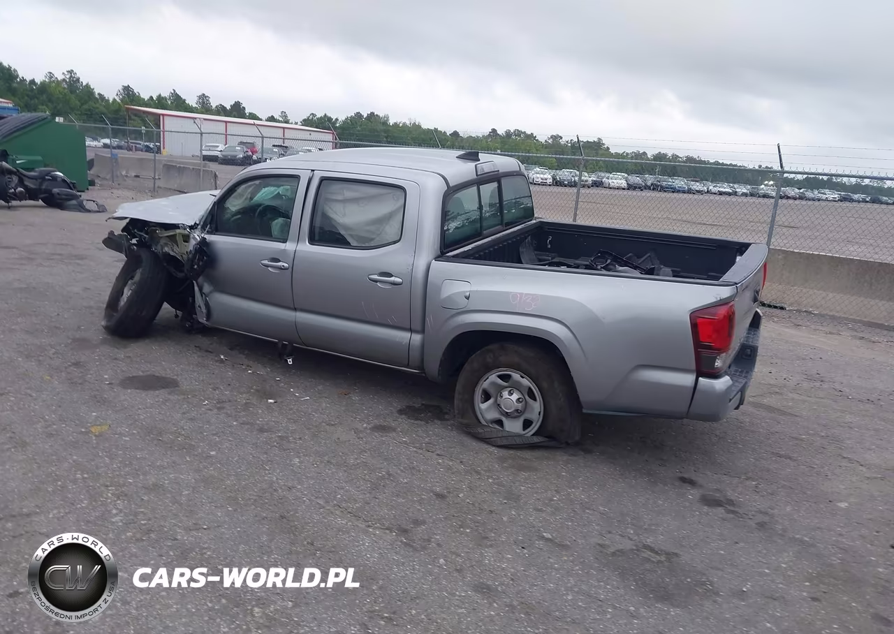 2018 Toyota Tacoma Sr VIN:5TFAX5GN2JX115383 - 3