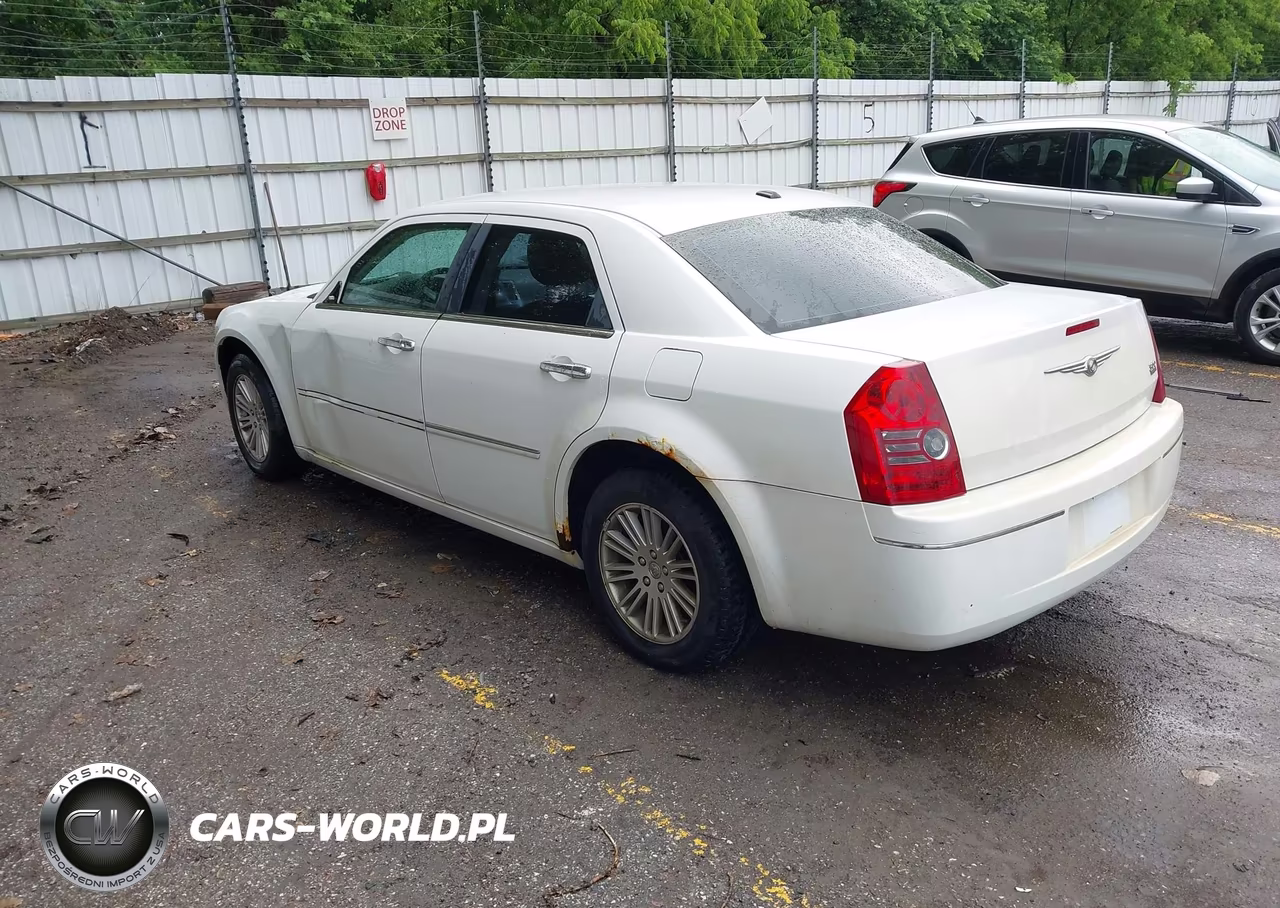 2010 Chrysler 300 Touring Plus VIN:2C3CA1CV4AH279929 - 3