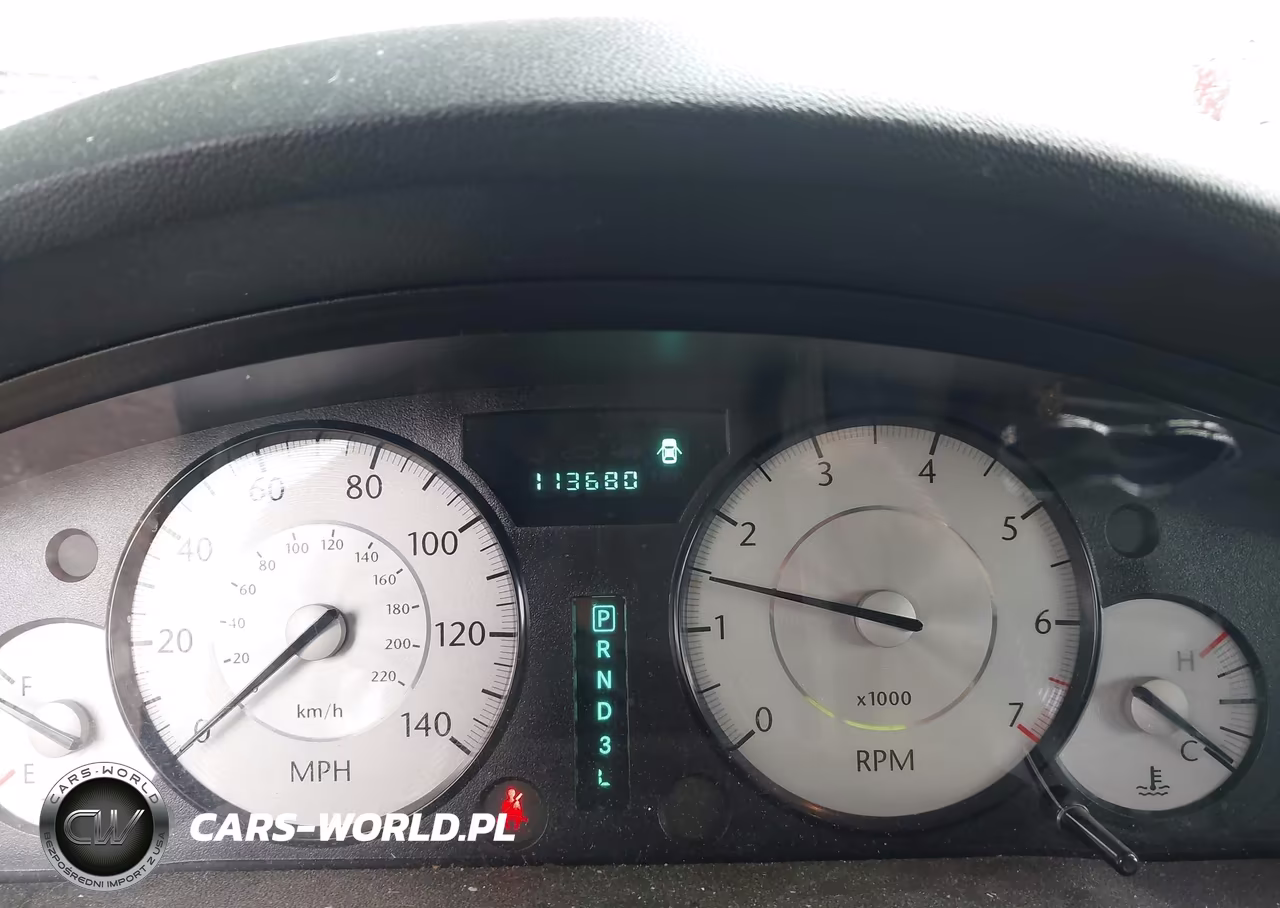2010 Chrysler 300 Touring Plus VIN:2C3CA1CV4AH279929 - 7