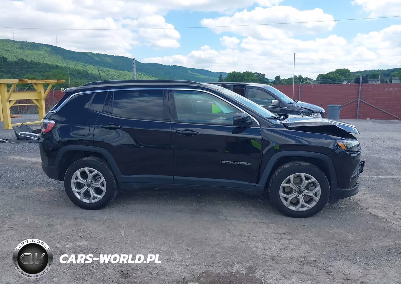 2025 Jeep Compass Latitude 4X4 VIN:3C4NJDBN4ST602277 - 13