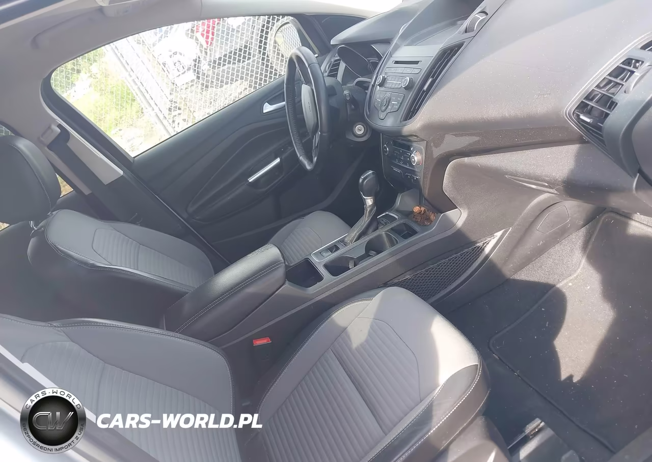 2017 Ford Escape Se VIN:1FMCU0GD6HUC18230 - 5